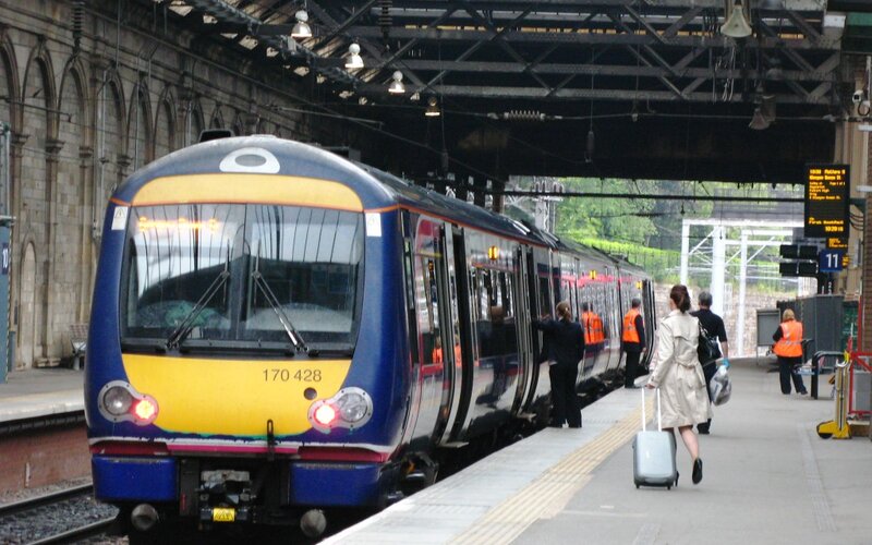 rail travel to edinburgh