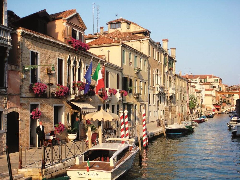 Hotel Ai More d'Oriente | Venice City Break with Train and Hotel