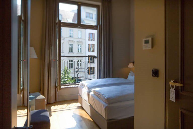 Hotel Monbikjou - Trein en Hotel
