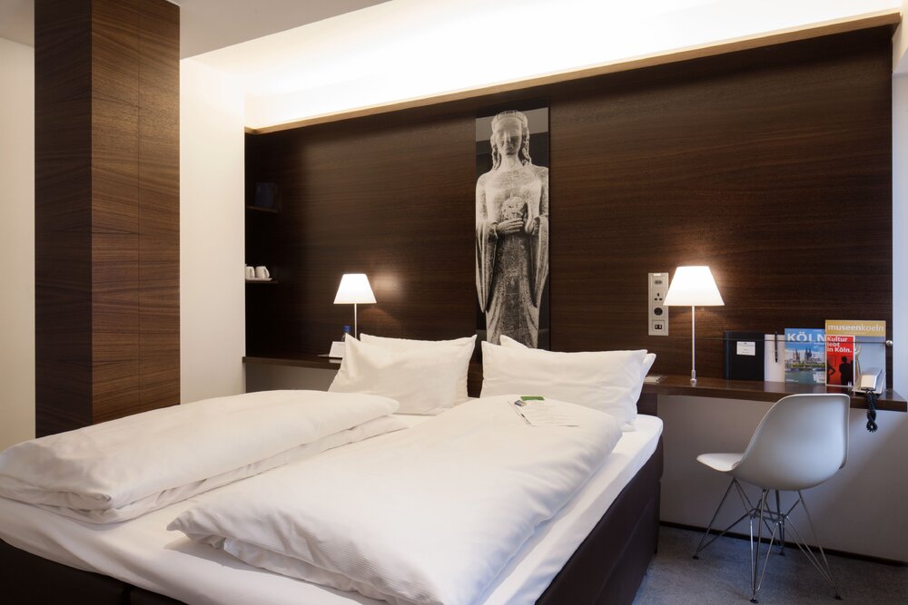 Stern am Rathaus*** | City break Cologne - Train and Hotel