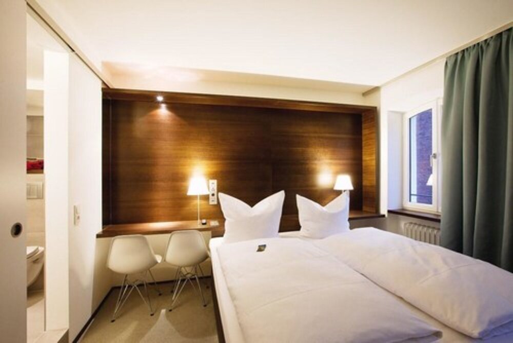 Stern am Rathaus*** | City break Cologne - Train and Hotel