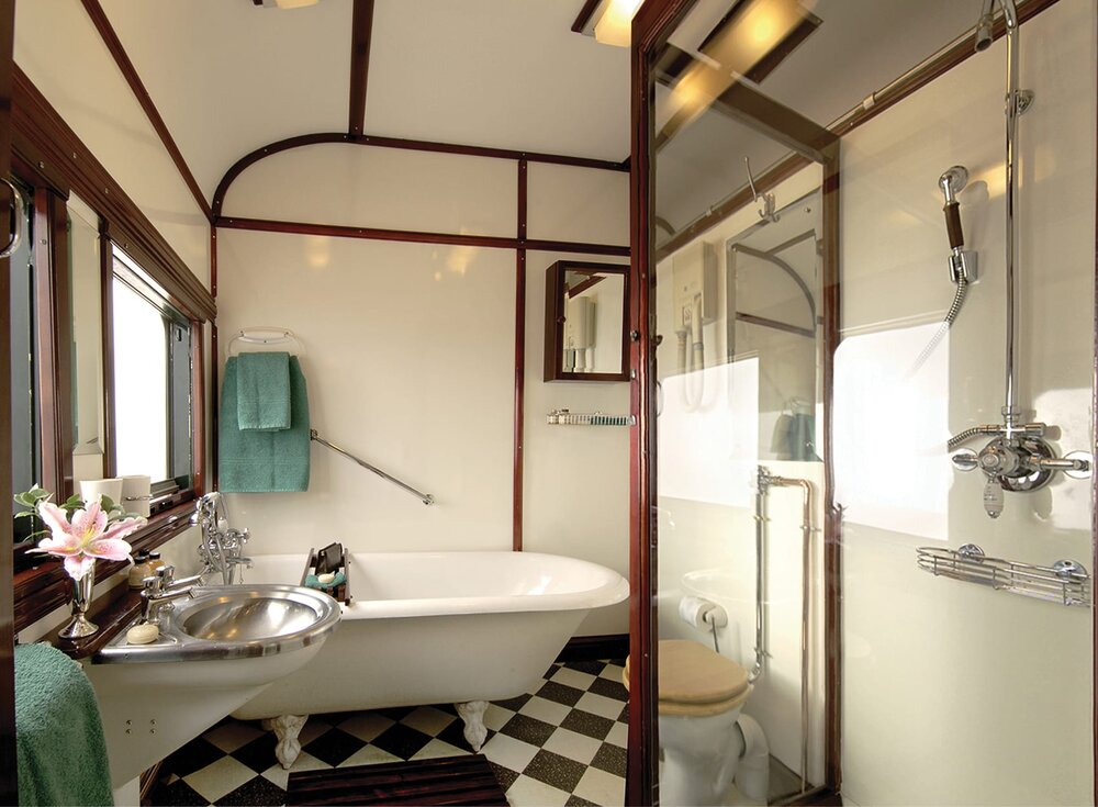 Rovos Rail: Golf Safari Pretoria - Royal Suite Bathroom