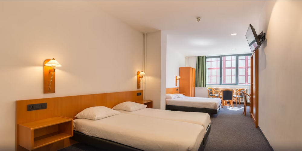 Hotel Century - Stedentrip Antwerpen - Trein en Hotel Belgie