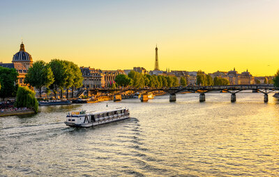 Paris by train - Seine view 