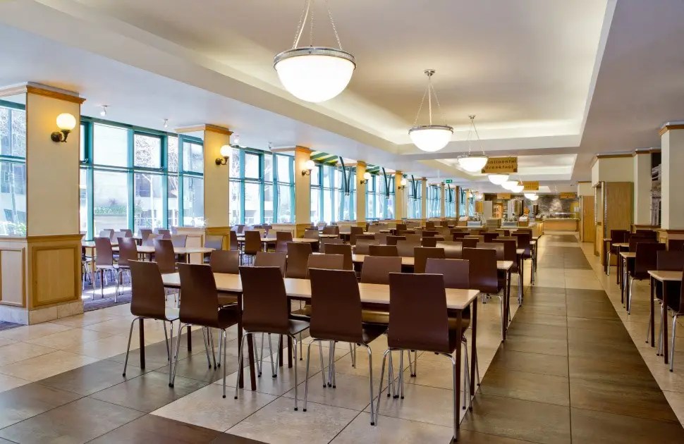 Trein en Hotel Royal National - Stedentrip Londen