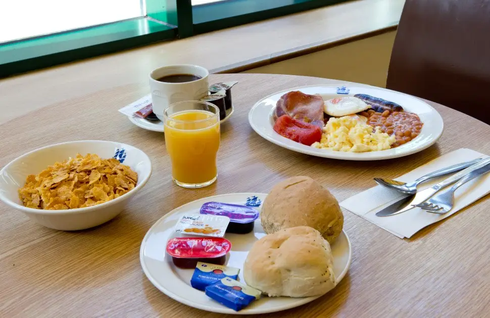 Trein en Hotel Royal National - Stedentrip Londen