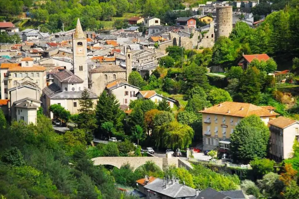 Hotel Le Mirval | Bahn-Urlaub Frankreich - La Brigue