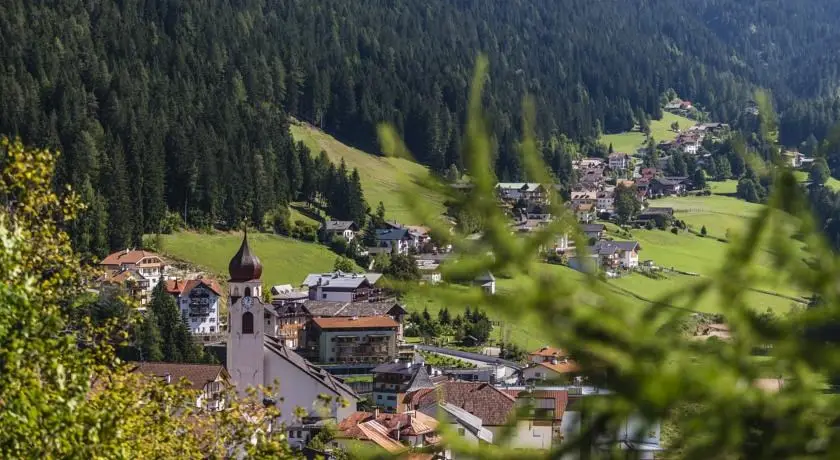 Vakantie Dolomieten-trein en hotel-Welschnofen-Rosengarten