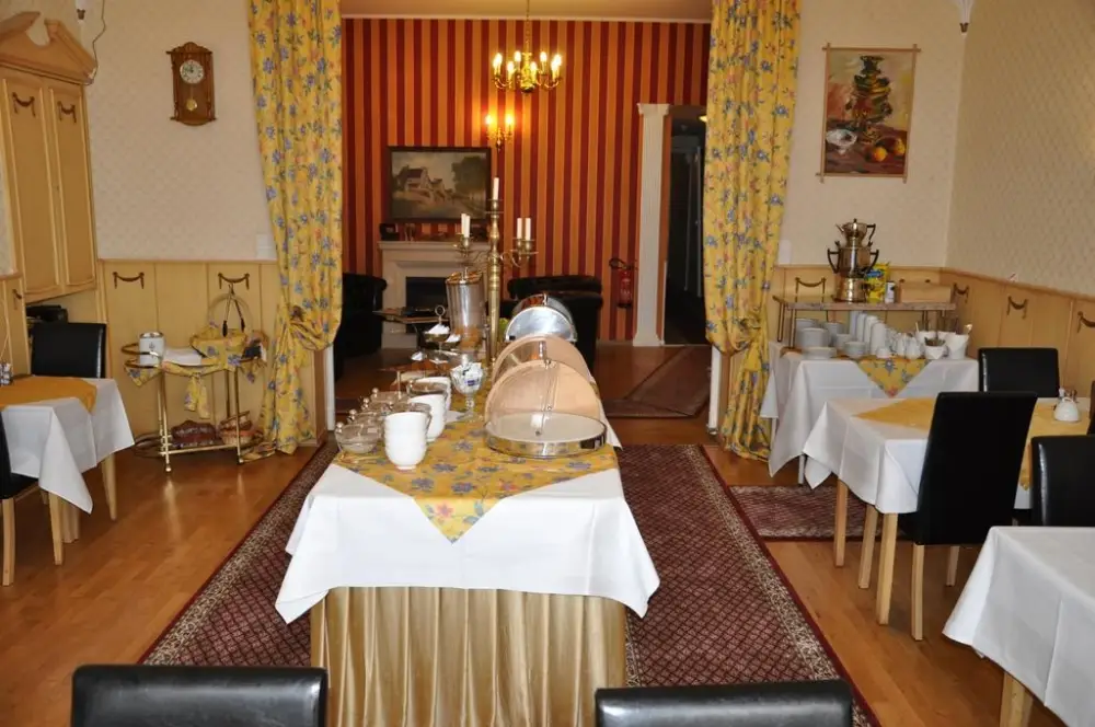 Hotel Pension Savoy | Berlin City Break - Train and Hotel