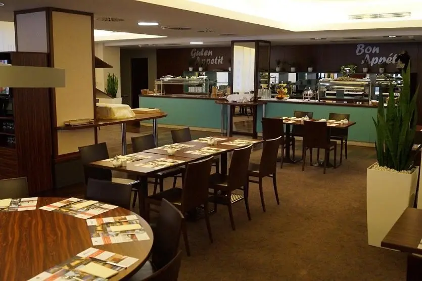 Hotel Azimut | Cologne City Break - Train and Hotel