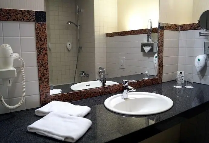 Hotel Azimut | Cologne City Break - Train and Hotel