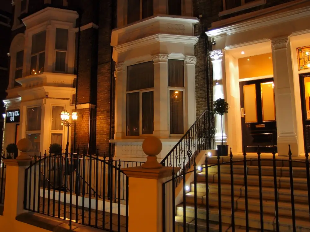 Hotel 65 | London City Break - Train and Hotel