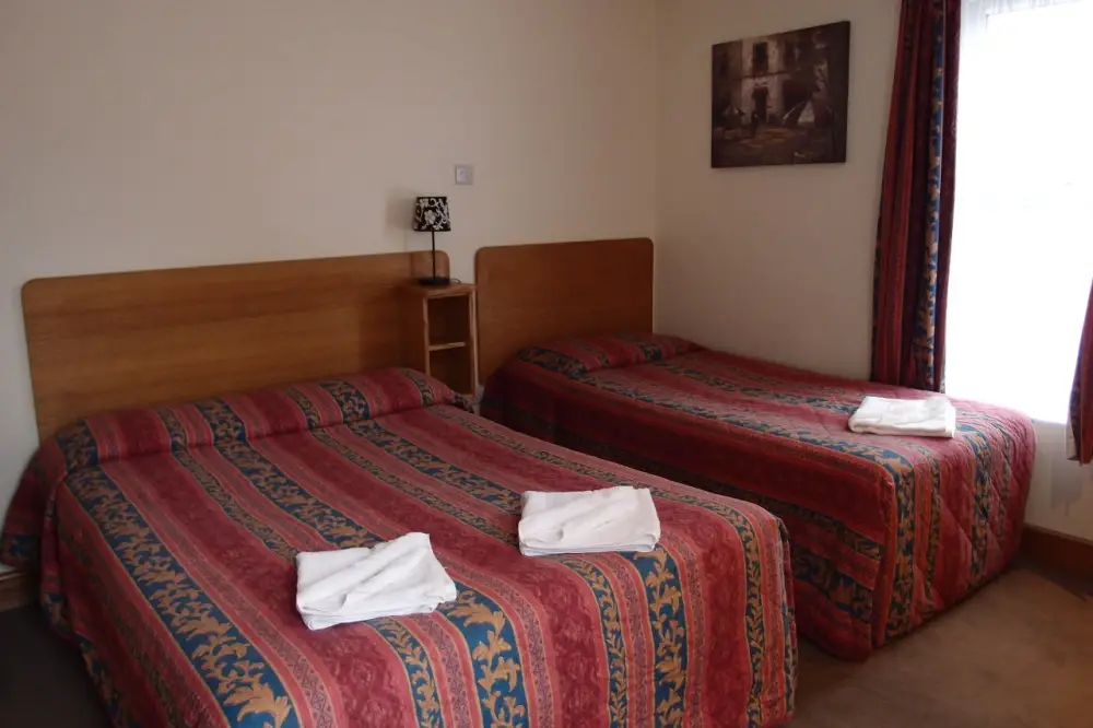 Hotel 65 | London City Break - Train and Hotel