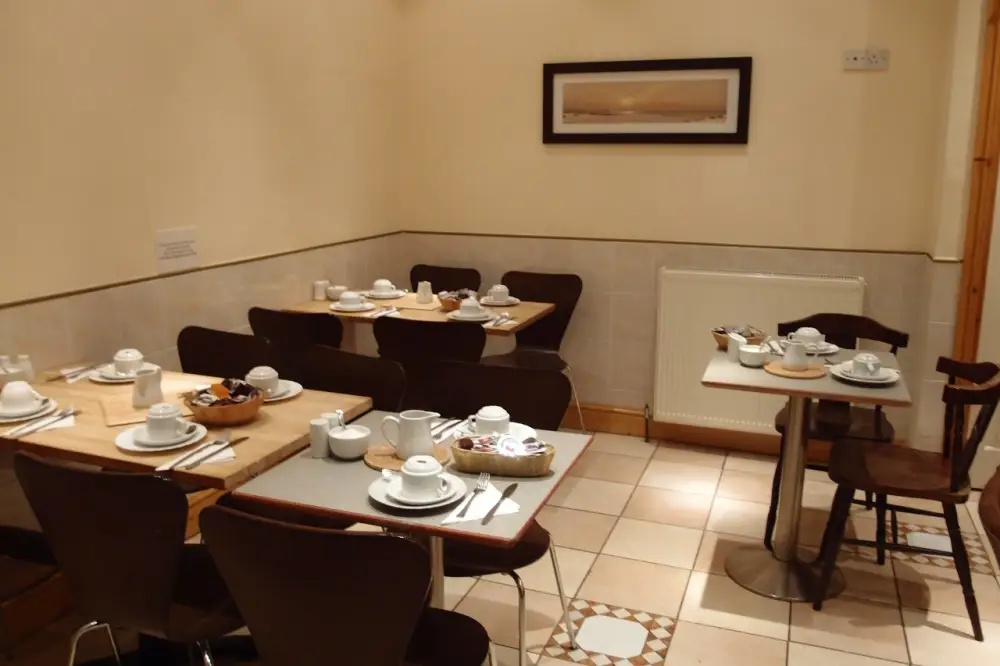 Hotel 65 | London City Break - Train and Hotel