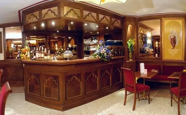 Hotel Ai More d'Oriente | Venice City Break with Train and Hotel