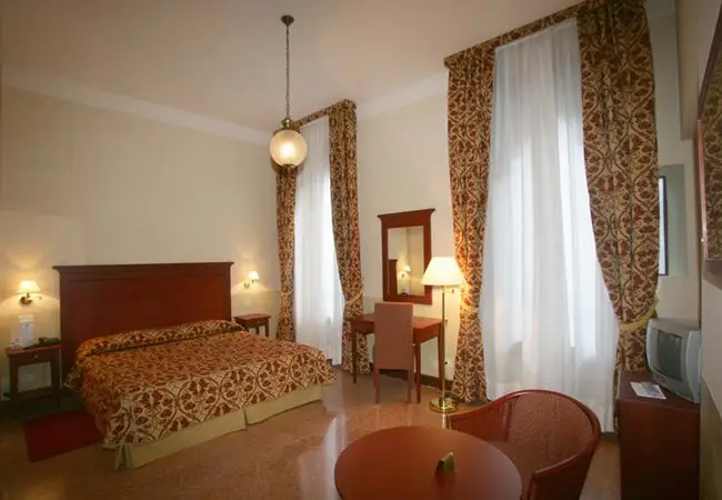 Hotel al Sole | Venice City Break - Train and Hotel