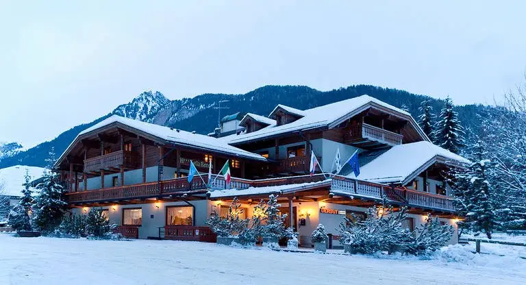 Wintersportvakantie Campitello Val di Fassa - Trein en Hotel - Hotel Sella Ronda***