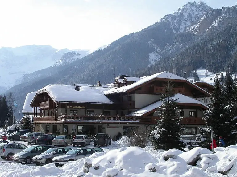 Wintersportvakantie Campitello Val di Fassa - Trein en Hotel - Hotel Sella Ronda***