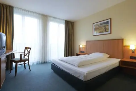 Intercity Hotel Bremen | Bremen City Break - Train and Hotel