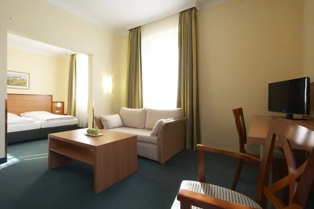 Intercity Hotel Munich | Munich City Break - Train and Hotel