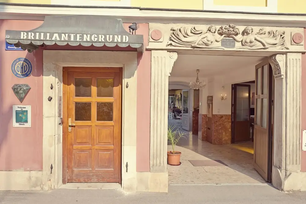 Hotel am Brillantengrund*** | Vienna City Break - Train and Hotel