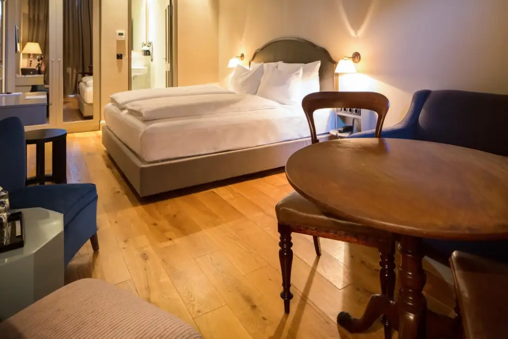 Hotel Monbikjou - Trein en Hotel