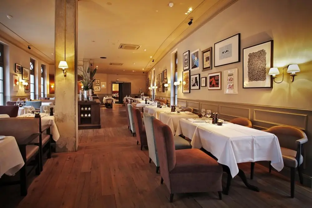 Hotel Monbikjou - Trein en Hotel