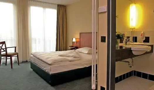 Intercity Hotel Bremen | Bremen City Break - Train and Hotel