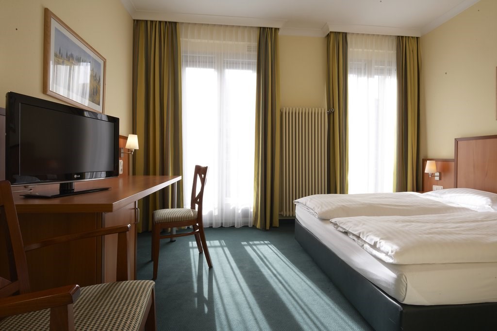 Intercity Hotel Munich | Munich City Break - Train and Hotel