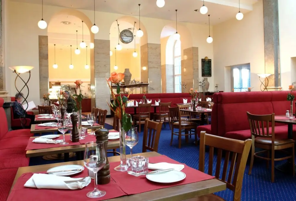 Intercity Hotel Munich | Munich City Break - Train and Hotel