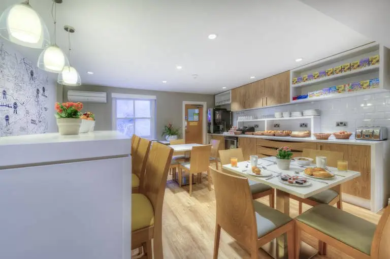 Hotel Comfort Inn | London City Break - Train and Hotel