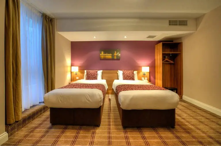Hotel Comfort Inn | London City Break - Train and Hotel