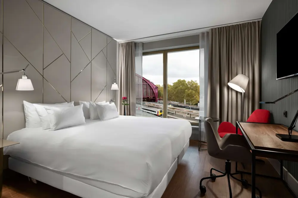 NH Collection Antwerp Centre**** | City break Antwerp - Train and Hotel