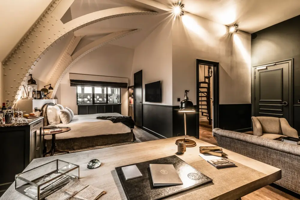 1898 The Post***+ | City break Ghent - Train and Hotel