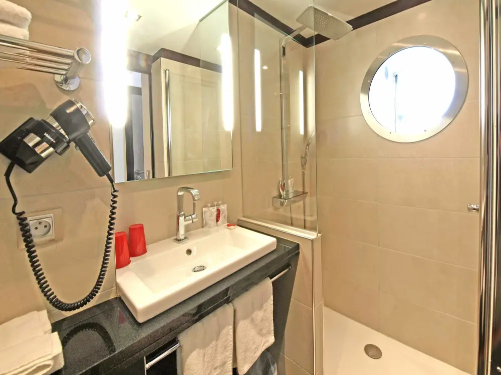 Hôtel Hor Europe**** | City break Paris - Train and Hotel