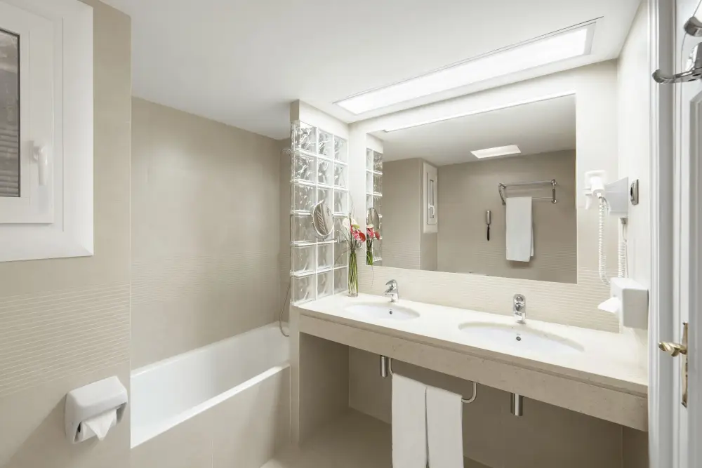 Hotel Colón**** | City break Barcelona - Train and Hotel