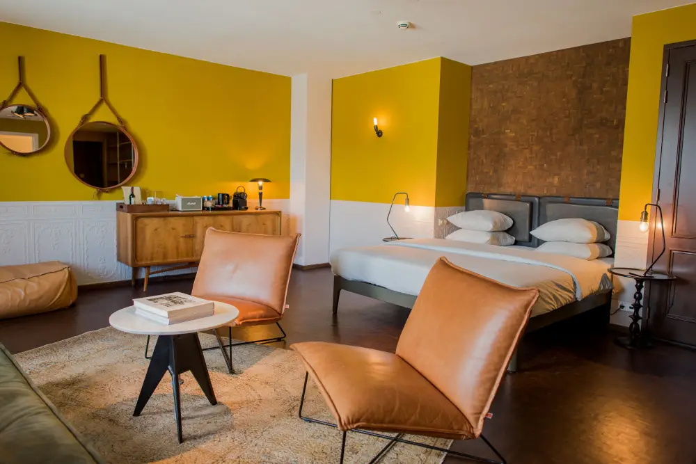 Hotel V Nesplein**** | City break Amsterdam - Train and Hotel