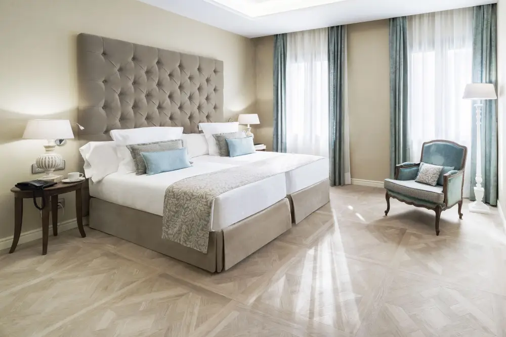 Hotel Colón**** | City break Barcelona - Train and Hotel