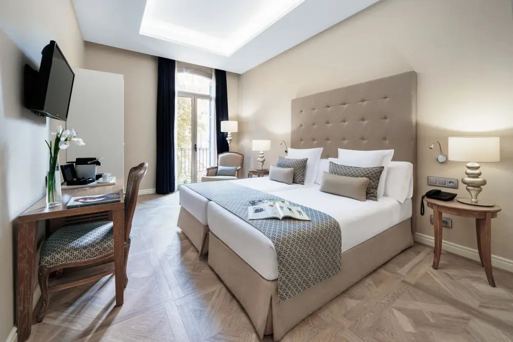 Hotel Colón**** | City break Barcelona - Train and Hotel