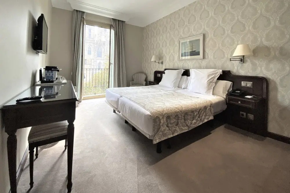 Hotel Colón**** | City break Barcelona - Train and Hotel