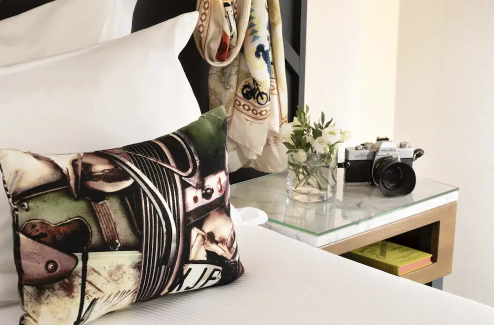 Hotel Des Arts Paris Montmartre | Stedentrip Parijs, trein en hotel, decor