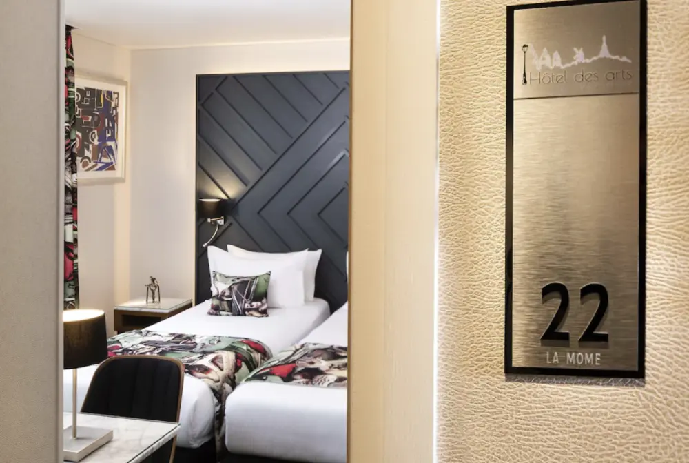 Hotel Des Arts Paris Montmartre | Stedentrip Parijs, trein en hotel, decor