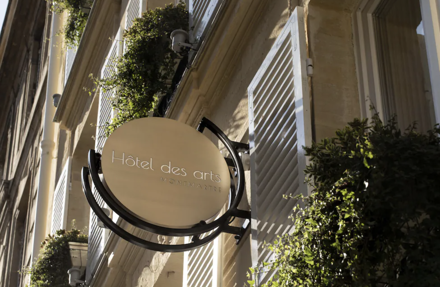Hotel Des Arts Paris Montmartre | Stedentrip Parijs, trein en hotel, logo