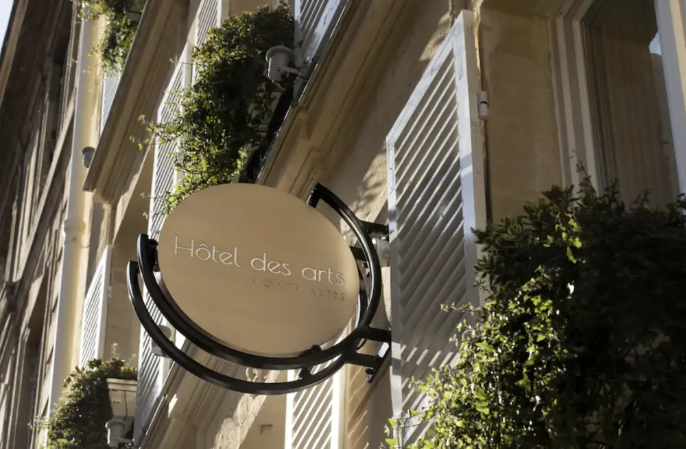 Hotel Des Arts Paris Montmartre | Stedentrip Parijs, trein en hotel, logo
