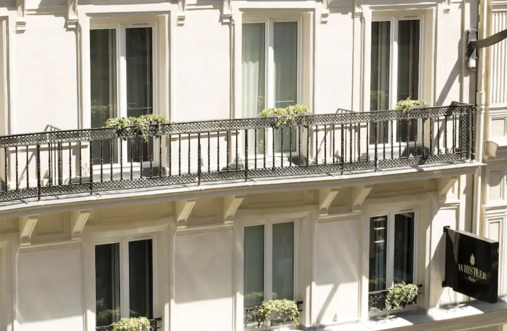 Hotel Whistler | Stedentrip Parijs - Trein en Hotel