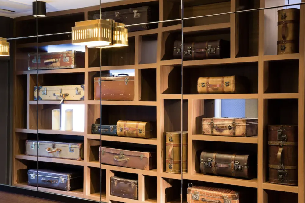 Hotel Whistler | Stedentrip Parijs - Trein en Hotel