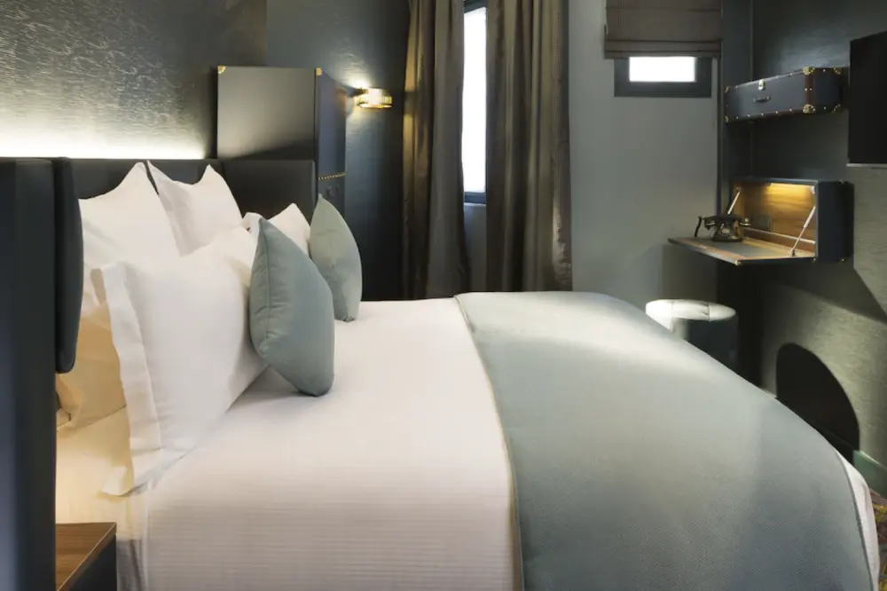 Hotel Whistler | Stedentrip Parijs - Trein en Hotel