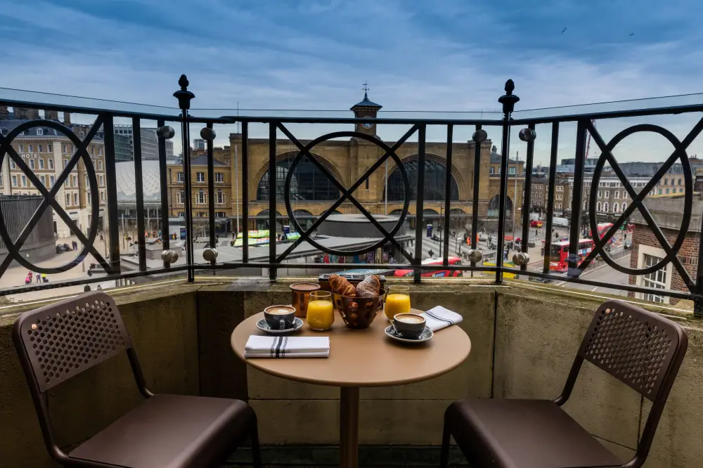 Megaro Hotel***** | Terras | Stedentrip Londen - Trein en Hotel