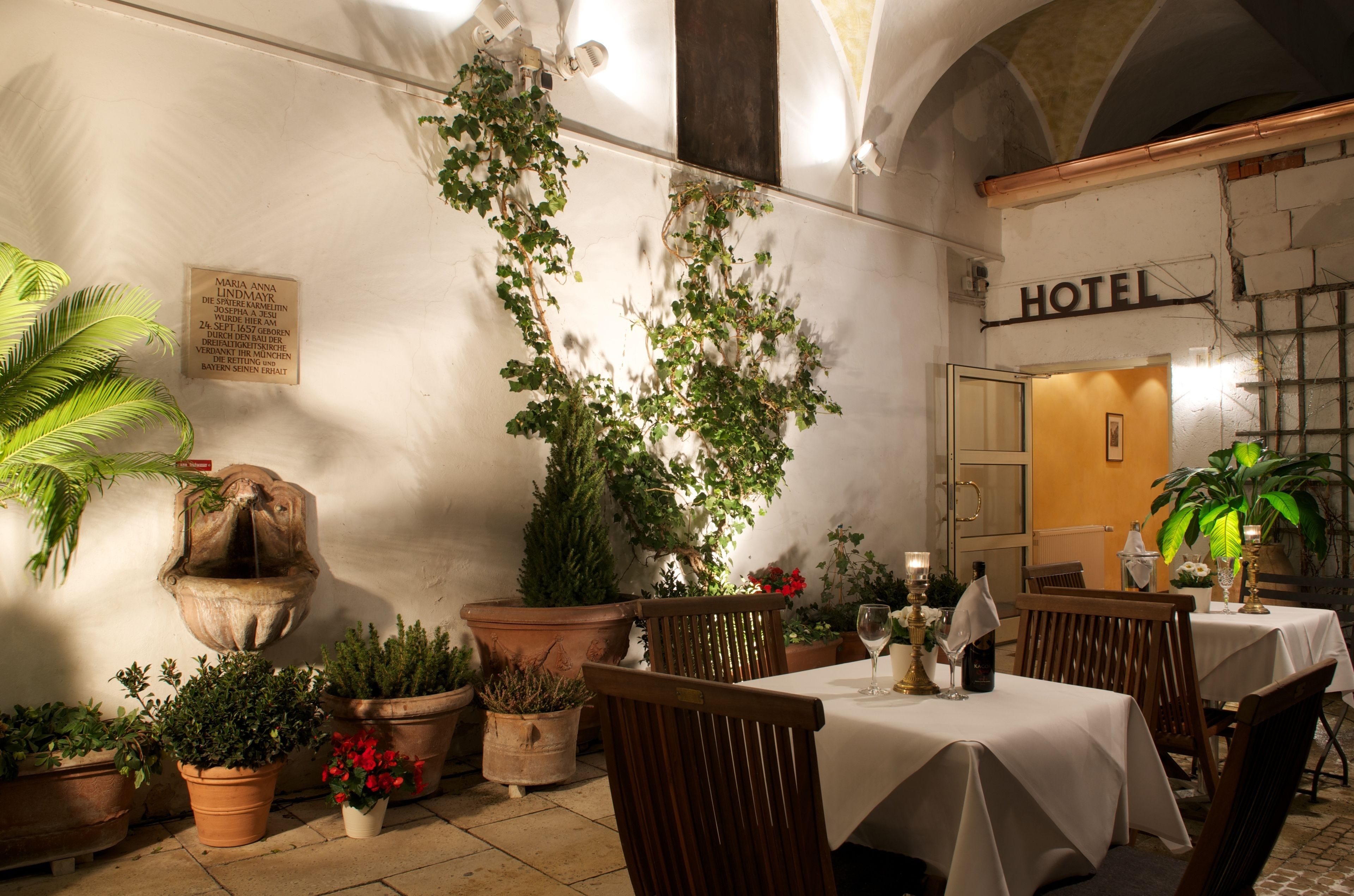 Hotel Schickler*** | City break Munich - Train and Hotel