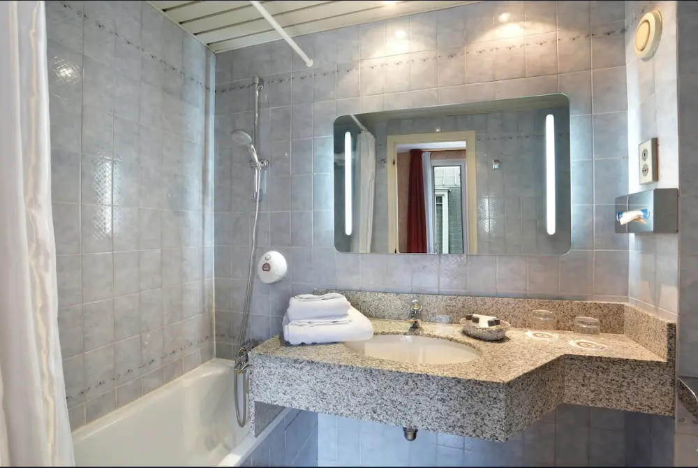 Hotel Paix Republique | Stedentrip Parijs - Trein en Hotel Frankrijk